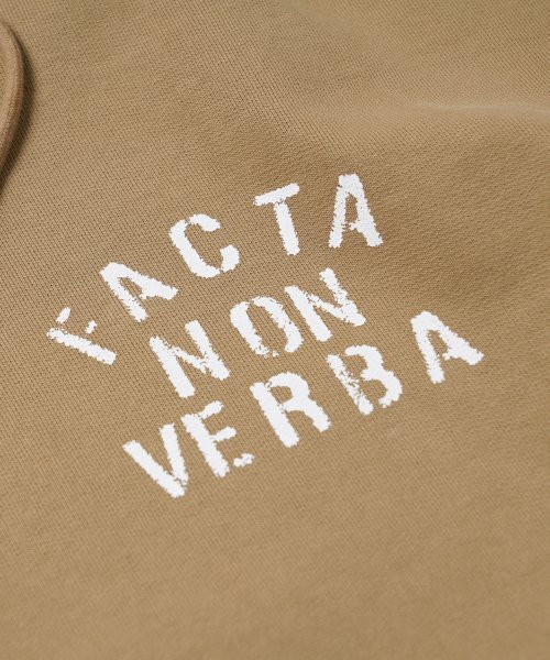 FRIZMWORKS(フリズムワークス)の「FACTA NON VERBA HOODY _ CAMEL(パーカー・レディース・その他・MEDIUM/LARGE/X-LARGE)」の5枚目の写真