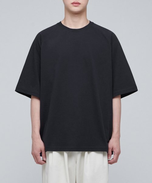 MUSINSA STANDARD（ムシンサスタンダード）の「エクストラオーバーサイズラグランTシャツ[ブラック]（Tシャツ/カットソー・メンズ・その他・SMALL/MEDIUM/LARGE/X-LARGE/XX-LARGE）」の2枚目の写真