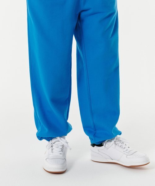 MUSINSA STANDARD（ムシンサスタンダード）の「ワイドスウェットパンツ [サーフブルー]（スウェットパンツ・メンズ・その他・SMALL/MEDIUM/LARGE/X-LARGE/XX-LARGE）」の4枚目の写真