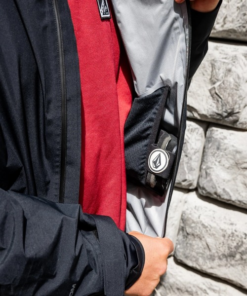 VOLCOM（ボルコム）の「VOLCOM TESTER 3L GORE-TEX JACKET/ボルコムスキースノーボードウェア(ゴアテックスジャケット)（その他アウター・メンズ・ブラック/キャメル・SMALL/MEDIUM）」の20枚目の写真