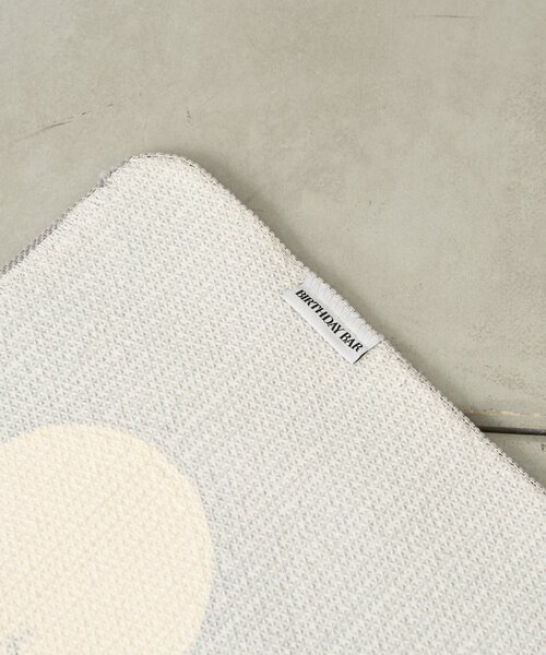 BIRTHDAY BAR(バースデイバー)の「タフトフロアマット(ラグ/マット・レディース・グレー/アイボリー・0)」の17枚目の写真