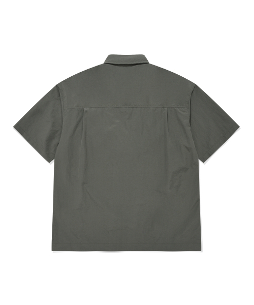 COVERNAT(カバーナット)の「ナイロンパティグハーフシャツ Sage Gray(シャツ/ブラウス・レディース・その他・SMALL/MEDIUM/LARGE/X-LARGE/XX-LARGE)」の4枚目の写真