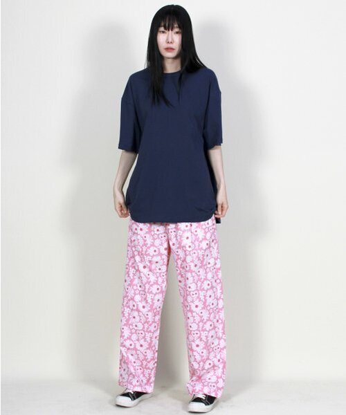 DEMARC(ドゥマーク)の「フラワーパターンサイドワンタックセミワイドパンツホットレッド(その他パンツ・レディース・その他・MEDIUM/LARGE)」の4枚目の写真