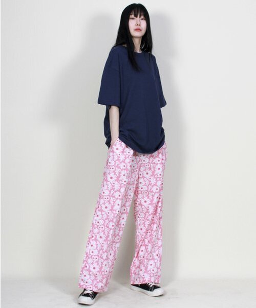 DEMARC(ドゥマーク)の「フラワーパターンサイドワンタックセミワイドパンツホットレッド(その他パンツ・レディース・その他・MEDIUM/LARGE)」の7枚目の写真