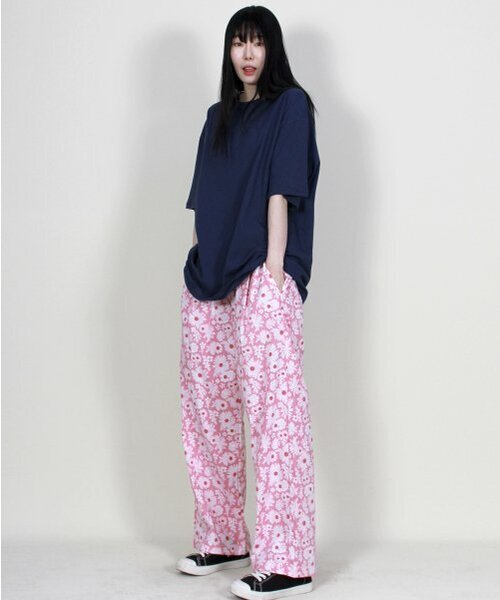 DEMARC(ドゥマーク)の「フラワーパターンサイドワンタックセミワイドパンツホットレッド(その他パンツ・レディース・その他・MEDIUM/LARGE)」の8枚目の写真