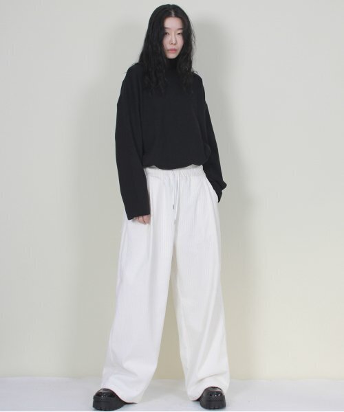 DEMARC(ドゥマーク)の「ワイドフィットコーデュロイワンタックバンディングパンツホワイト(その他パンツ・レディース・その他・LARGE/MEDIUM)」の13枚目の写真