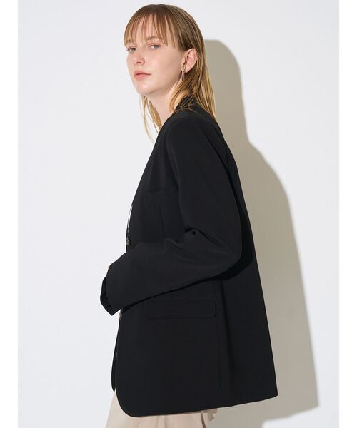 ELENDEEK（エレンディーク）の「レイヤードカラーレスジャケット（ノーカラージャケット・レディース・アイボリー/ブラック・FREE）」の8枚目の写真