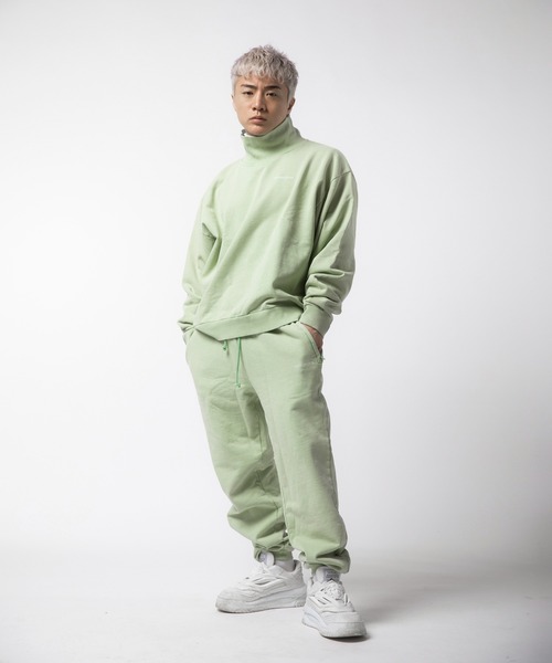 VANQUISH（ヴァンキッシュ）の「VANQUISH / ヴァンキッシュ ピグメント Dyed ハイネック スウェットシャツ（パーカー・メンズ・ブルー/グリーン/ブラック・L/M）」の18枚目の写真