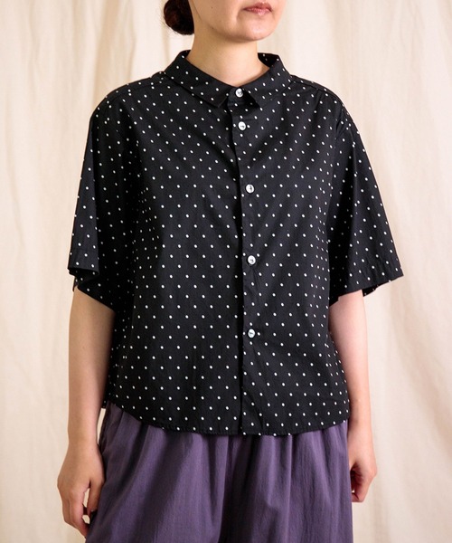 prit（プリット）の「[prit] 高密度ローンドットプリント 5分袖ショートシャツ（シャツ/ブラウス・レディース・グレー/ブラック/グリーン・FREE）」の2枚目の写真