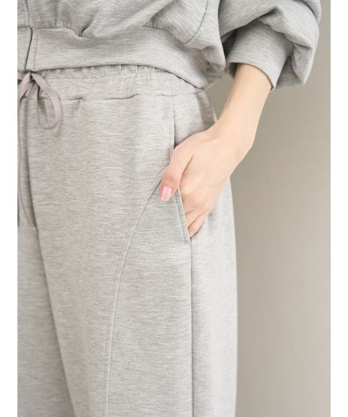 SNIDEL HOME(スナイデルホーム)の「ボンディングスウェットパンツ(ルームウェア/パジャマ・レディース・モカ/ピンク/グレー/アイボリー・F)」の17枚目の写真