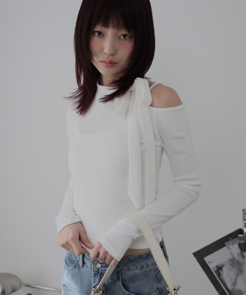 Ulysses(ユリシス)の「ワンショルダーリボンカットソー(Tシャツ/カットソー・レディース・ホワイト/ブラック/グレー・M/S)」の1枚目の写真