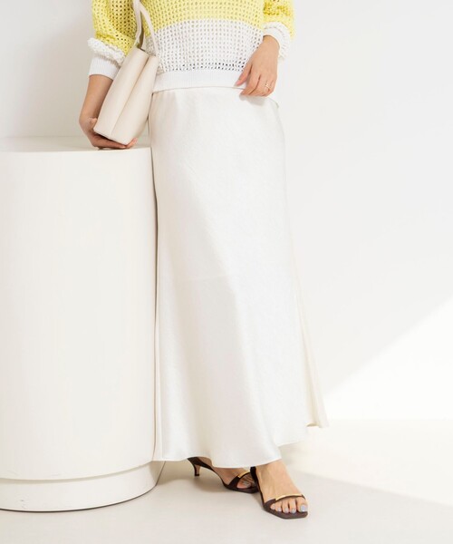 NOLLEY’S(ノーリーズ)の「ウォッシャブルサテンナロースカート(スカート・レディース・カーキ/アイボリー/ブラック・38/36)」の8枚目の写真