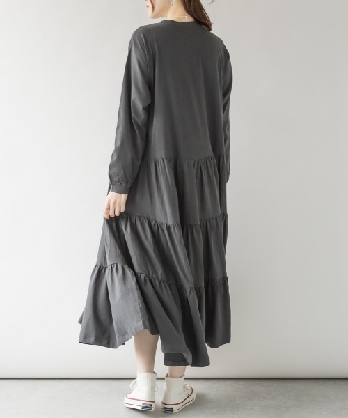 aity（アイティ）の「M-5L ティアードロングワンピース（ワンピース・レディース・ブラック/カーキ/チャコールグレー/グレイッシュベージュ・4L～5L/LL～3L/M～Ｌ）」の9枚目の写真