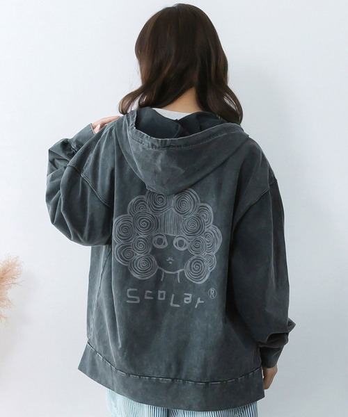 ScoLar（スカラー）の「ScoLar(スカラー) スカラーちゃん柄ヴィンテージ風パーカー（パーカー・レディース・ブルー/ブラック・MEDIUM）」の3枚目の写真