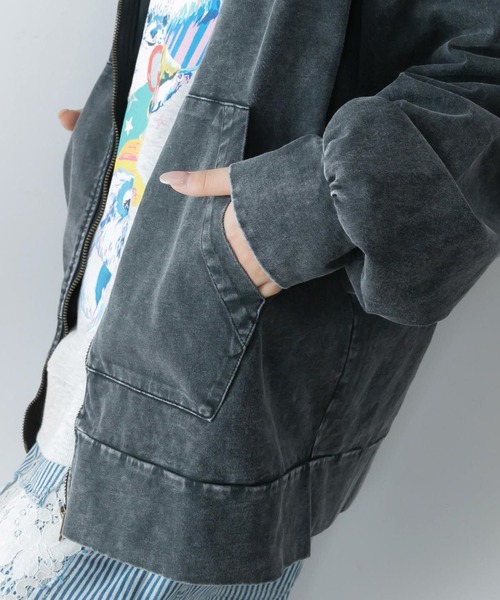 ScoLar（スカラー）の「ScoLar(スカラー) スカラーちゃん柄ヴィンテージ風パーカー（パーカー・レディース・ブルー/ブラック・MEDIUM）」の9枚目の写真