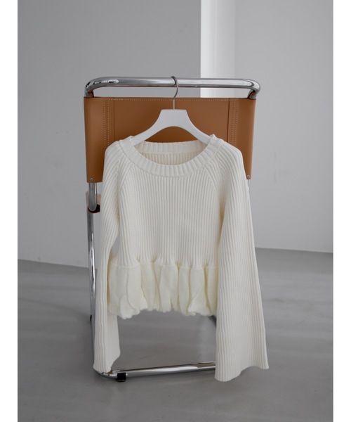 Katrin TOKYO(カトリーントーキョー)の「bell sleeve balloon knit(ニット/セーター・レディース・アイボリー/ブラック・XS/FREE)」の1枚目の写真