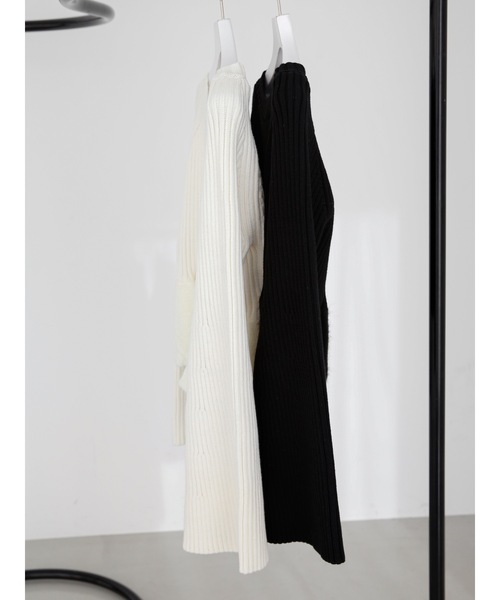 Katrin TOKYO(カトリーントーキョー)の「bell sleeve balloon knit(ニット/セーター・レディース・アイボリー/ブラック・XS/FREE)」の5枚目の写真