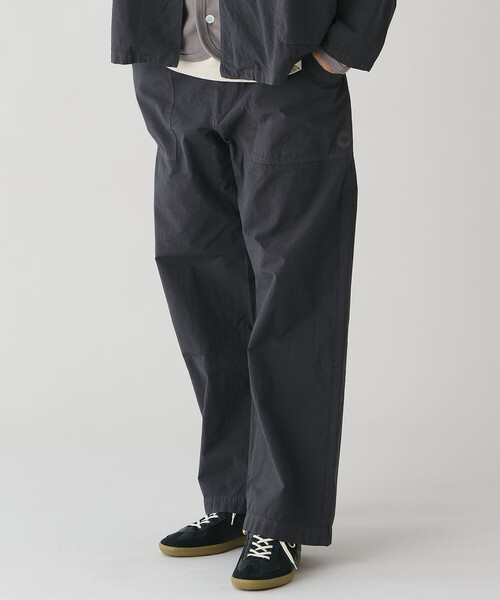 ORCIVAL（オーシバル）の「ORCIVAL | ガーメントダイ コットン セミワイドストレートパンツ MEN（その他パンツ・メンズ・グレー系その他/ブラック系その他/イエロー/ベージュ系その他・4/5）」の21枚目の写真