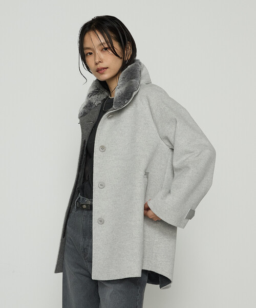 K.T KIYOKO TAKASE（キヨコタカセ）の「〔 TALLサイズ 〕 アンゴラウール ・Aラインショートコート（その他アウター・レディース・ブラウン/ブラック・15号/13号）」の2枚目の写真