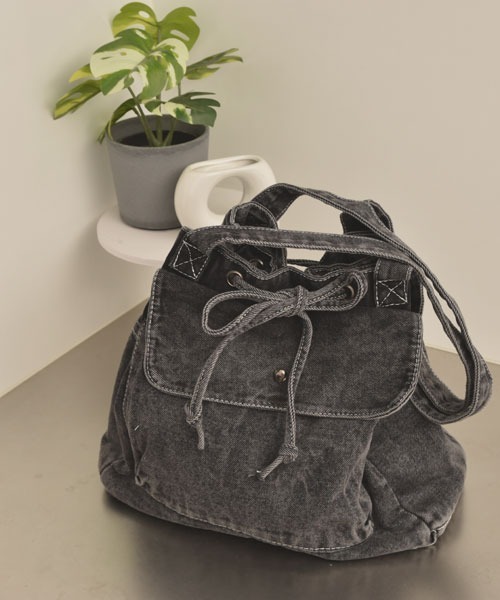 VIBGYOR Women(ヴィブジョー ウィメン)の「【float】ウォッシュドデニム 巾着 トートバック ショルダーバック(ショルダーバッグ・レディース・ブラック/ダークインディゴブルー/インディゴブルー・FREE)」の8枚目の写真