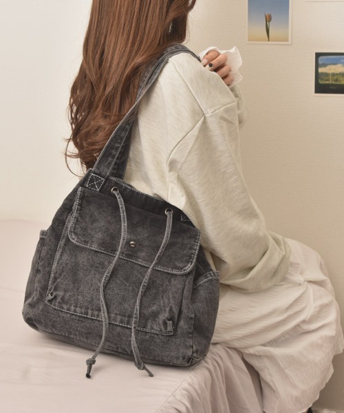 VIBGYOR Women(ヴィブジョー ウィメン)の「【float】ウォッシュドデニム 巾着 トートバック ショルダーバック(ショルダーバッグ・レディース・ブラック/ダークインディゴブルー/インディゴブルー・FREE)」の4枚目の写真