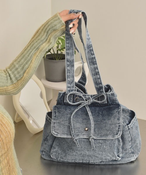 VIBGYOR Women(ヴィブジョー ウィメン)の「【float】ウォッシュドデニム 巾着 トートバック ショルダーバック(ショルダーバッグ・レディース・ブラック/ダークインディゴブルー/インディゴブルー・FREE)」の13枚目の写真