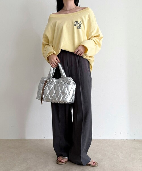 fredy emue(フレディエミュ)の「ヴィンテージ加工裏毛オフショルプルオーバー(Tシャツ/カットソー・レディース・ライトグレー/イエロー/チャコールグレー・38)」の4枚目の写真