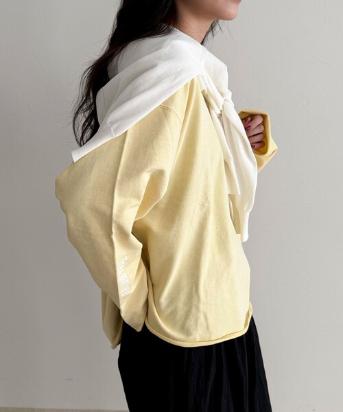 fredy emue(フレディエミュ)の「ヴィンテージ加工裏毛オフショルプルオーバー(Tシャツ/カットソー・レディース・ライトグレー/イエロー/チャコールグレー・38)」の15枚目の写真