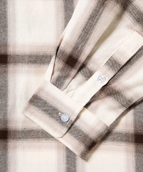430（フォーサーティ）の「ms6483- L-S OMBRE CHECK SHIRT オンブレチェックシャツ(26-081)（シャツ/ブラウス・メンズ・ベージュ/ネイビー・3/2/1/0）」の16枚目の写真