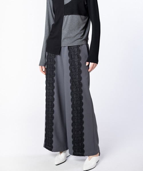 OSMOSIS（オズモーシス）の「レースラインギャザーパンツ（その他パンツ・レディース・グレー/グレイッシュベージュ/ブラック・ONE SIZE）」の2枚目の写真