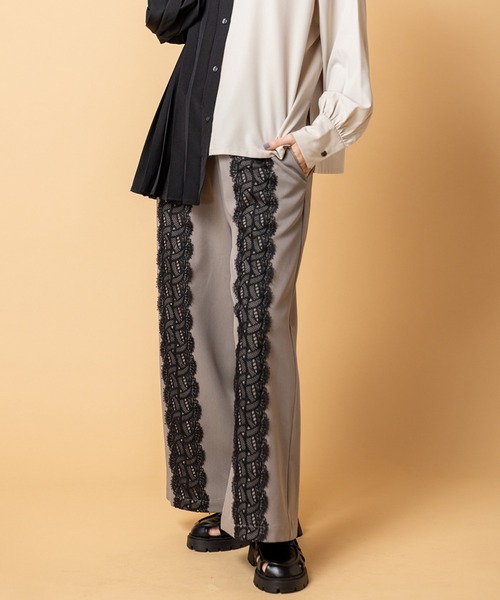 OSMOSIS（オズモーシス）の「レースラインギャザーパンツ（その他パンツ・レディース・グレー/グレイッシュベージュ/ブラック・ONE SIZE）」の3枚目の写真