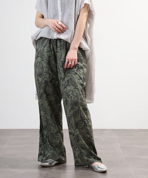 ubasoku（ウバソク）の「ubasoku ボタニカルプリント　裏地付ワイドシルエットパンツ（その他パンツ・レディース・ブラック/カーキ・FREE）」の14枚目の写真