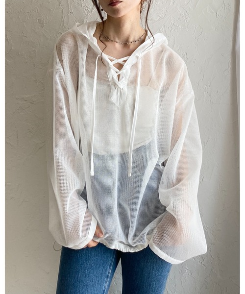 She's Closet(シーズクローゼット)の「フード付き オーバーサイズ 編み上げ シアー メッシュトップス パーカー(パーカー・レディース・ホワイト/ブラック/ベージュ・FREE)」の10枚目の写真
