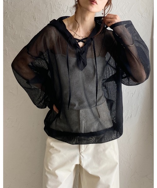 She's Closet(シーズクローゼット)の「フード付き オーバーサイズ 編み上げ シアー メッシュトップス パーカー(パーカー・レディース・ホワイト/ブラック/ベージュ・FREE)」の6枚目の写真