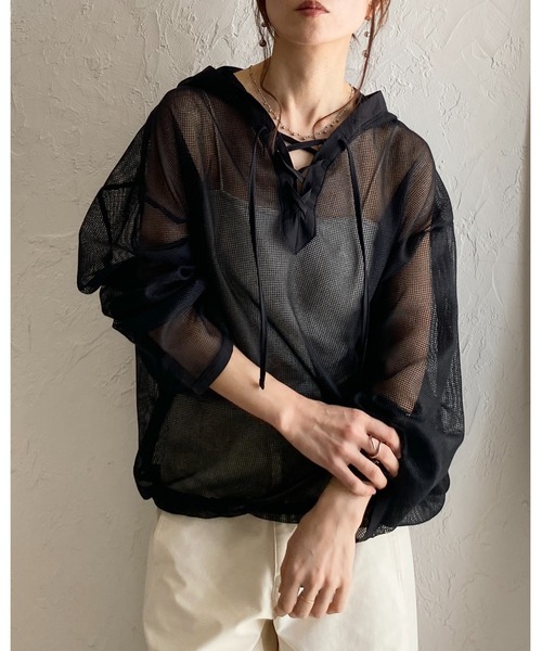 She's Closet(シーズクローゼット)の「フード付き オーバーサイズ 編み上げ シアー メッシュトップス パーカー(パーカー・レディース・ホワイト/ブラック/ベージュ・FREE)」の5枚目の写真