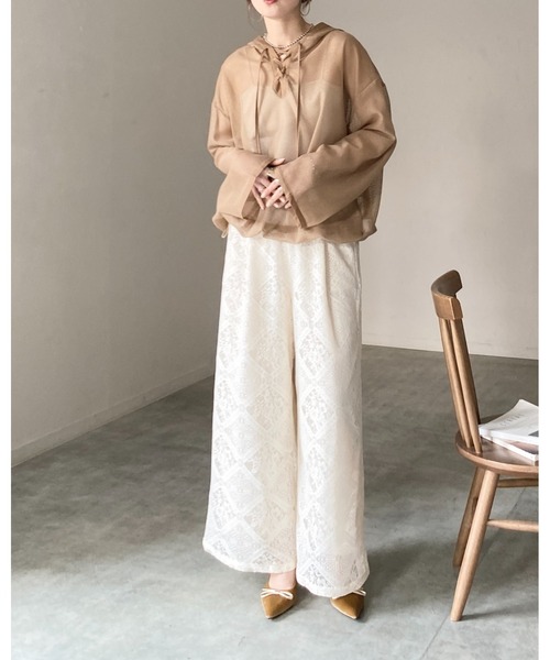 She's Closet(シーズクローゼット)の「フード付き オーバーサイズ 編み上げ シアー メッシュトップス パーカー(パーカー・レディース・ホワイト/ブラック/ベージュ・FREE)」の14枚目の写真
