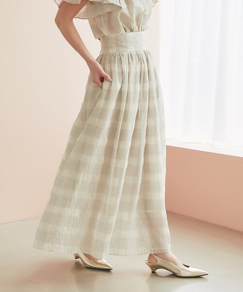 La boutique BonBon(ラブティックボンボン)の「【セットアップ可・清涼感・お上品】シアーチェックギャザーロングスカート(スカート・レディース・サックスブルー/オフホワイト・PS/FREE)」の5枚目の写真