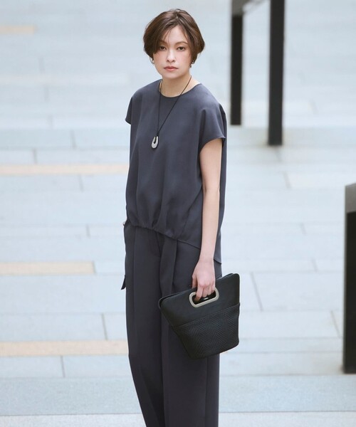 ICB(アイシービー)の「FluidBackSatin ワイドストレートカーゴパンツ(その他パンツ・レディース・スモーキーグリーン系/ブラック系/グレー系・4/2/6)」の5枚目の写真