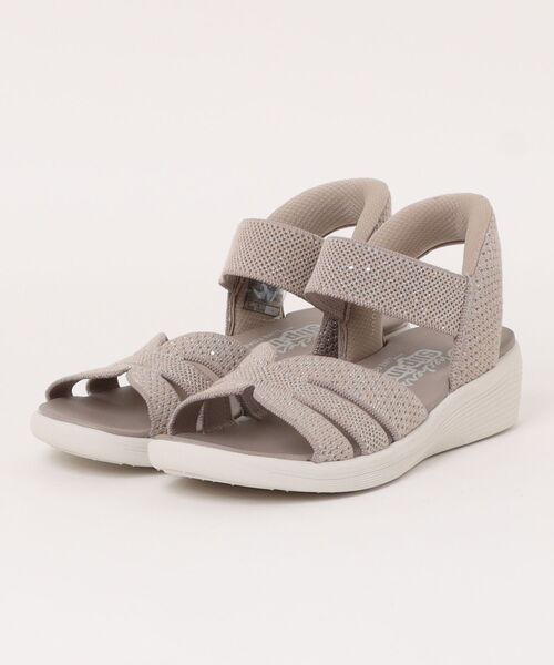 SKECHERS(スケッチャーズ)の「【SKECHERS】ARYA(サンダル・レディース・ベージュ/ブラック×ブラック・23.0cm/24.0cm/25.0cm)」の2枚目の写真