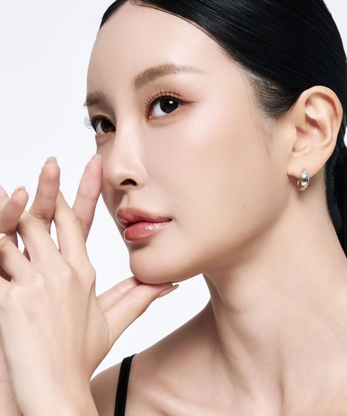 Lyvi（ライビィ）の「Melting Gloss Hoop Pierce / 金属アレルギー対応（ピアス（両耳用）・レディース・シルバー/ゴールド・FREE）」の10枚目の写真