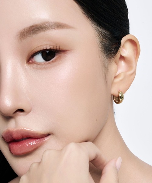 Lyvi（ライビィ）の「Melting Gloss Hoop Pierce / 金属アレルギー対応（ピアス（両耳用）・レディース・シルバー/ゴールド・FREE）」の17枚目の写真