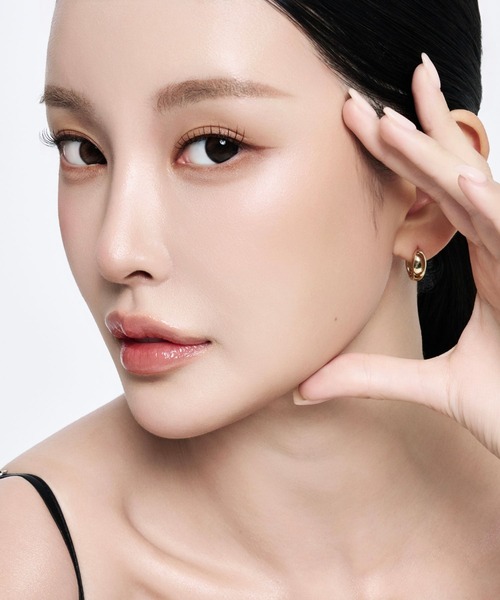 Lyvi（ライビィ）の「Melting Gloss Hoop Pierce / 金属アレルギー対応（ピアス（両耳用）・レディース・シルバー/ゴールド・FREE）」の18枚目の写真