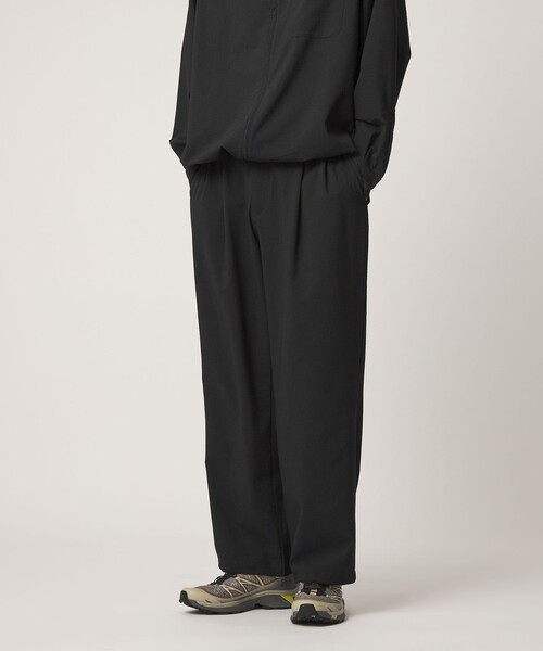 UNITED ARROWS(ユナイテッドアローズ)の「DotAir ドットエア サッカー ヘムコード 2プリーツ パンツ 吸水速乾(その他パンツ・メンズ・オリーブ/ブラック・S/M/L/XL)」の5枚目の写真
