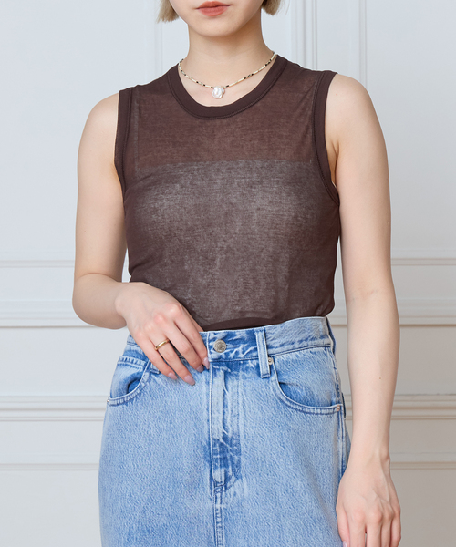 IENA LA BOUCLE(イエナラブークル)の「IENA LA BOUCLE 水撚りガスフライスノースリーブ(タンクトップ・レディース・ブラウン/ホワイト/ブラック/グリーン・FREE)」の9枚目の写真
