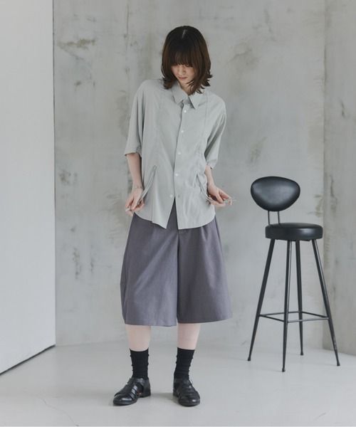 Confirm(コンファーム)の「Gathered Short-Sleeve Shirt / ギャザー入り半袖シャツ メンズ レディース ユニセックス(シャツ/ブラウス・メンズ・ブラック/ブルー/グレー/ベージュ・L/M/S)」の13枚目の写真