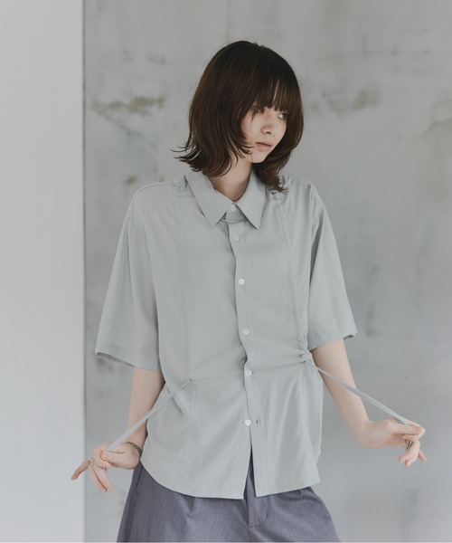 Confirm(コンファーム)の「Gathered Short-Sleeve Shirt / ギャザー入り半袖シャツ メンズ レディース ユニセックス(シャツ/ブラウス・メンズ・ブラック/ブルー/グレー/ベージュ・L/M/S)」の8枚目の写真