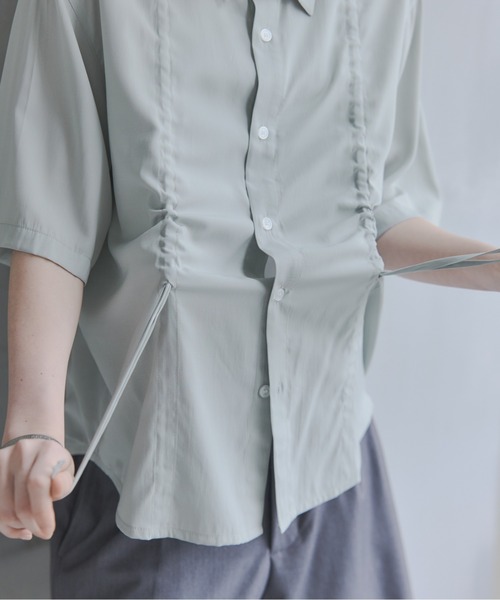 Confirm(コンファーム)の「Gathered Short-Sleeve Shirt / ギャザー入り半袖シャツ メンズ レディース ユニセックス(シャツ/ブラウス・メンズ・ブラック/ブルー/グレー/ベージュ・L/M/S)」の10枚目の写真