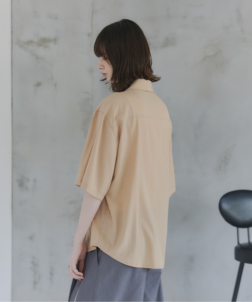 Confirm(コンファーム)の「Gathered Short-Sleeve Shirt / ギャザー入り半袖シャツ メンズ レディース ユニセックス(シャツ/ブラウス・メンズ・ブラック/ブルー/グレー/ベージュ・L/M/S)」の19枚目の写真