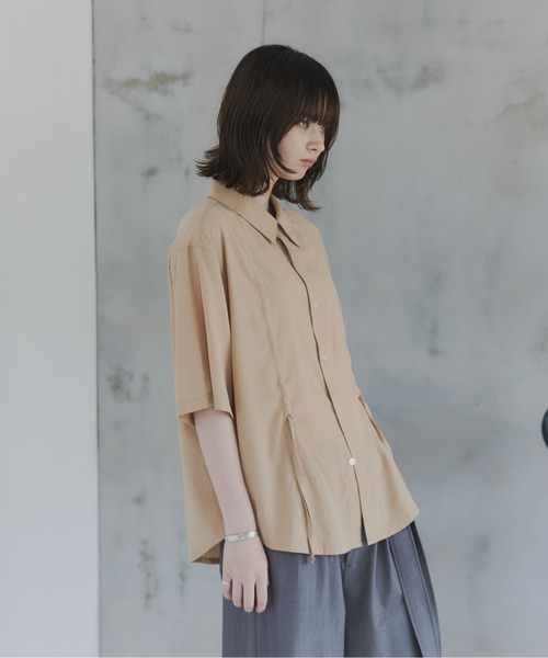 Confirm(コンファーム)の「Gathered Short-Sleeve Shirt / ギャザー入り半袖シャツ メンズ レディース ユニセックス(シャツ/ブラウス・メンズ・ブラック/ブルー/グレー/ベージュ・L/M/S)」の18枚目の写真