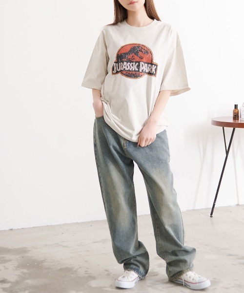 SILVER BULLET(シルバーバレット)の「『SILVER BULLET SELECT AP/シルバーバレットセレクト』Jurassic World/ジュラシックワールド アイコンTEE(Tシャツ/カットソー・レディース・スミクロ/アイボリー・LL/L/M)」の13枚目の写真